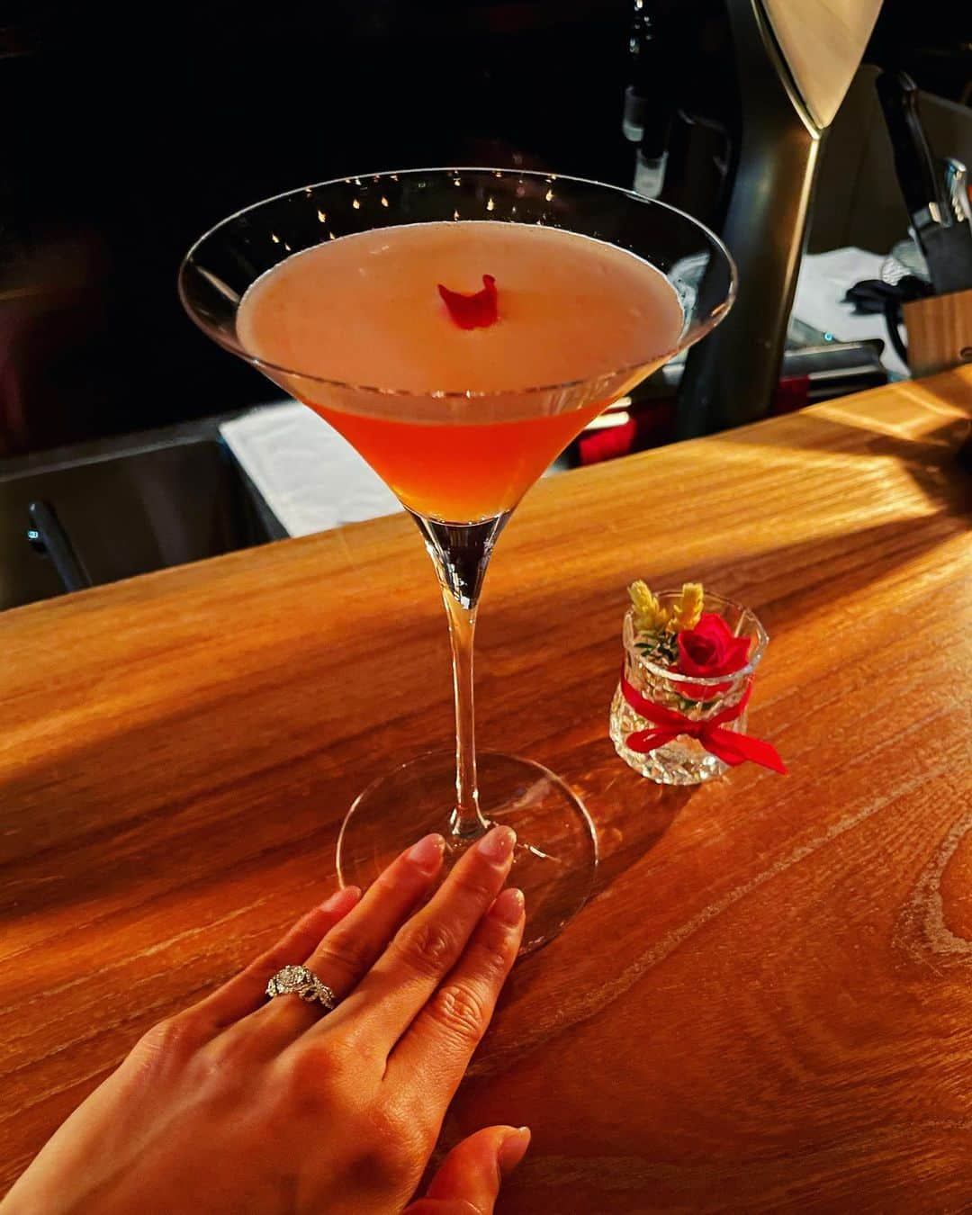 SAEKAさんのインスタグラム写真 - (SAEKAInstagram)「propose cocktail🍸  #プロポーズって言う名前のカクテル #サプライズでいただいたの #甘いカクテル #proposecocktail #ふふ #ふふ河口湖 #fufu #fufukawaguchiko #冴旅 #tiffany #tiffanyandco #tiffanyengagement」4月7日 21時54分 - saeka0220