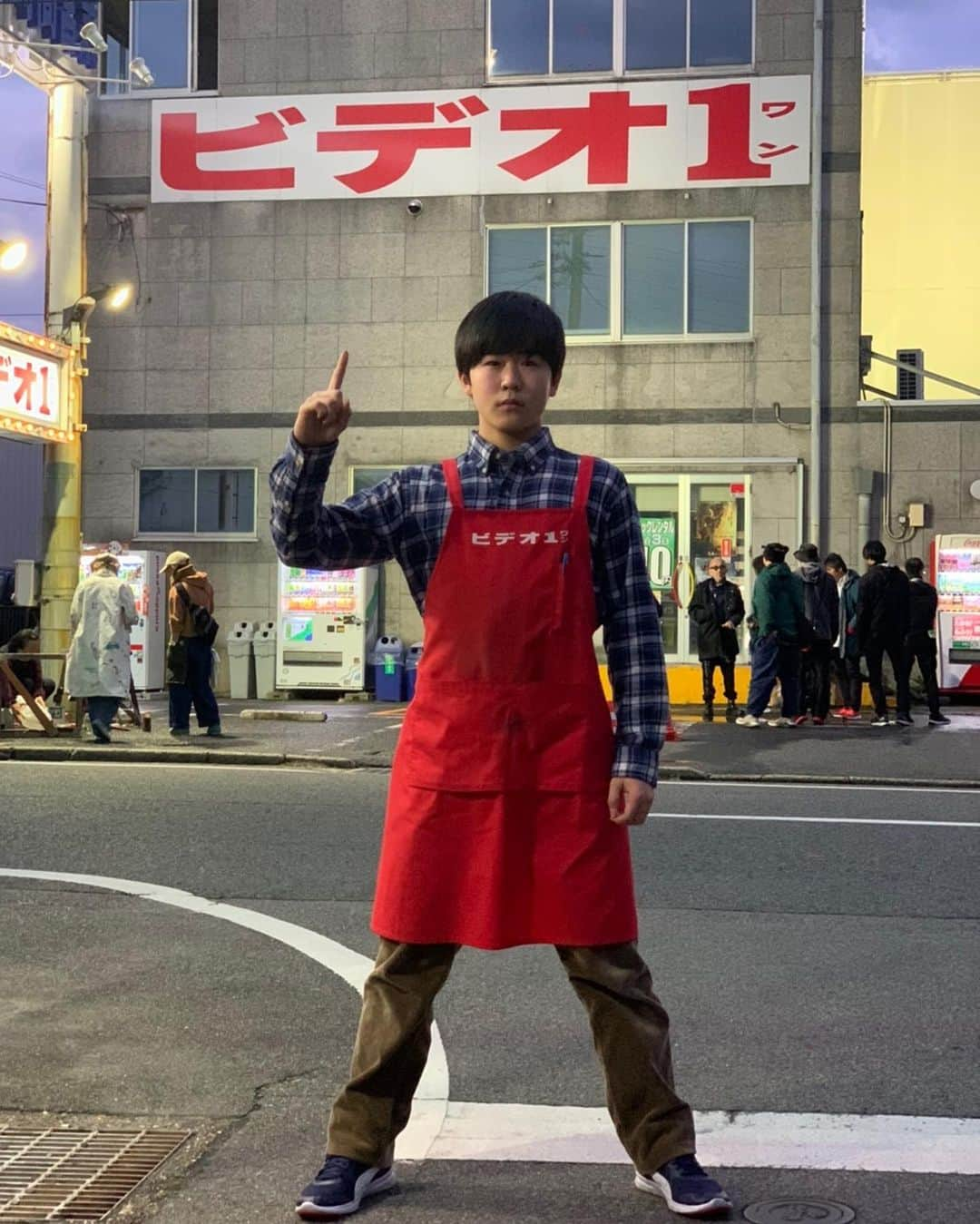 鈴木福さんのインスタグラム写真 - (鈴木福Instagram)「映画｢ゾッキ｣ 中ヒット上映中らしいです(笑) みんなの力で大ヒットにしてください！(笑)  オフショット！  YouTube鈴木福チャンネルの、竹中直人監督との対談もぜひ観てください！ プロポーズゲームもしてます(笑)  #映画#ゾッキ#中ヒット#上映中#オフショット」4月7日 22時10分 - s_fuku_te