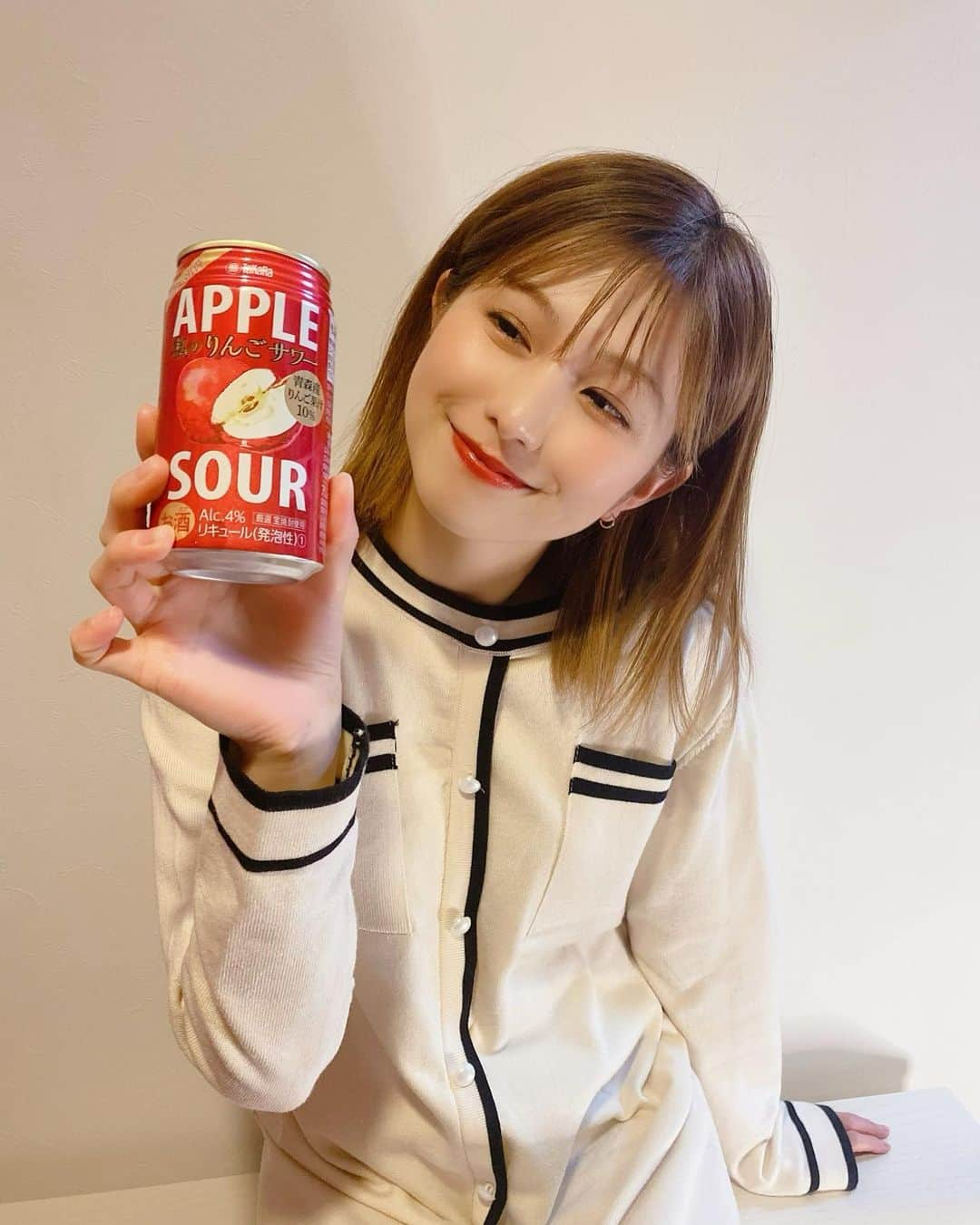 谷川愛梨のインスタグラム：「🍎」