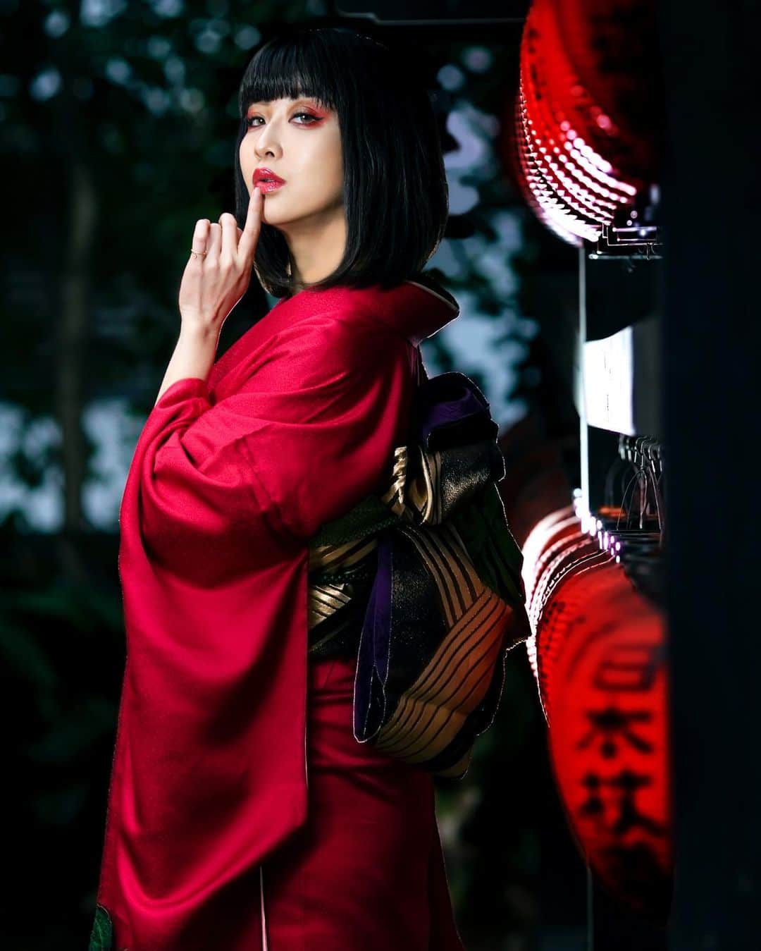芹澤つばさのインスタグラム：「aka  #photoshoot  #photography  #kimono #japanesegirl  #和装 #着物」