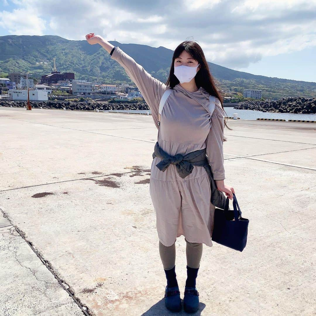 小田飛鳥さんのインスタグラム写真 - (小田飛鳥Instagram)「撮影で伊豆大島に来ました⛴🍑 総資産を増やせる様にお仕事頑張ります！ #桃鉄 #gravure #gravureidol #sexy #japanesegirl #asiangirl #blacklonghair #伊豆大島」4月8日 0時03分 - asuka_oda_0320