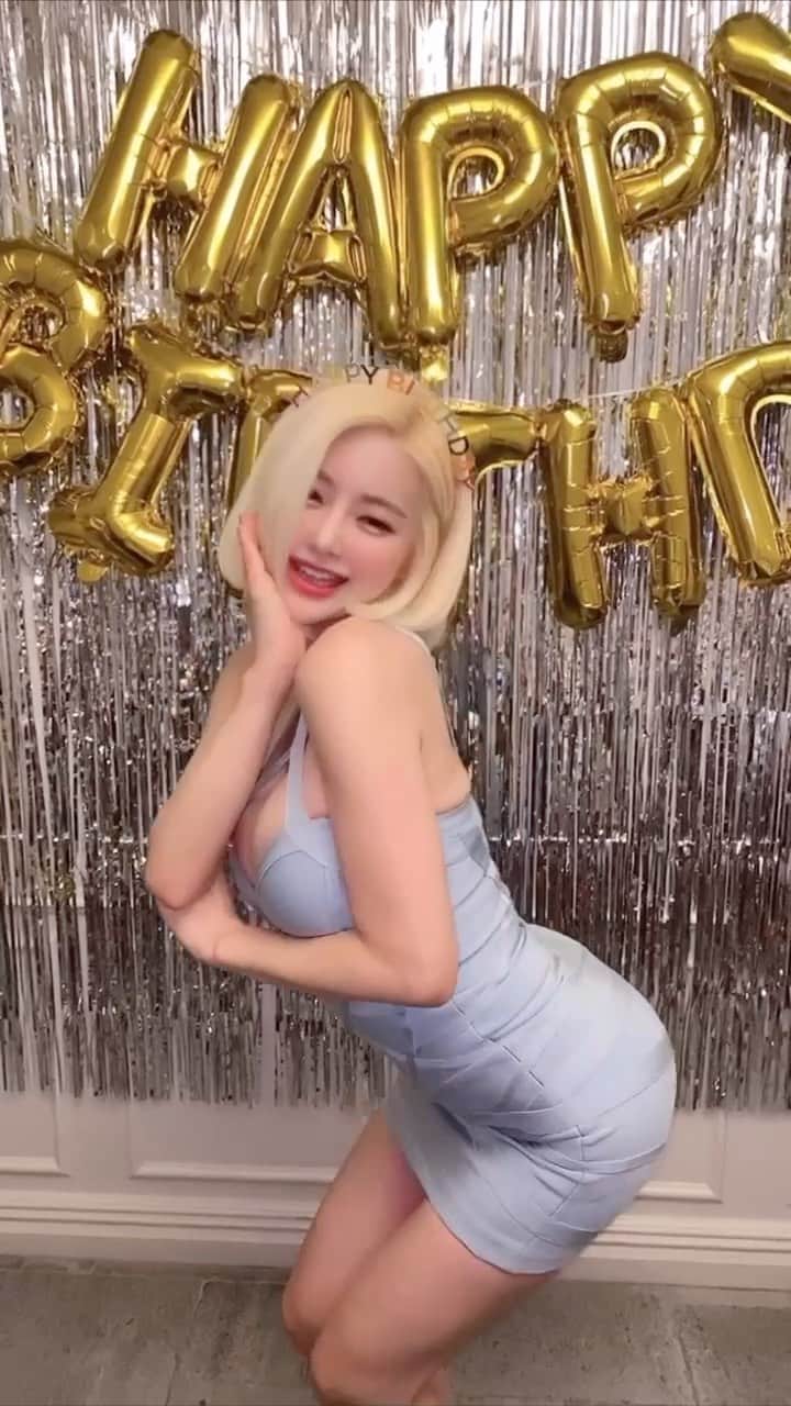 Dj Sodaのインスタグラム：「생일 댄스👩🏼💛 #롤린」