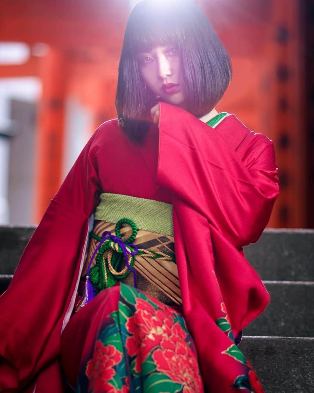 芹澤つばさのインスタグラム：「aka  #shibuya  #shooting  #photoshoot  #photography  #kimono #japanesegirl  #和装 #着物 #shibuya  #shooting」