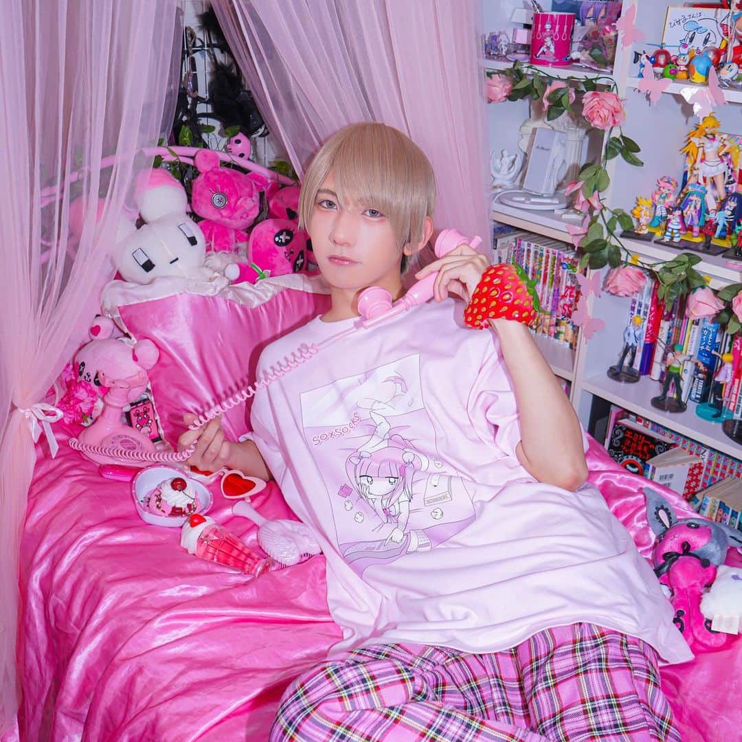 江崎びす子さんのインスタグラム写真 - (江崎びす子Instagram)「Hi. I'm Bisuko Ezaki of the author ...