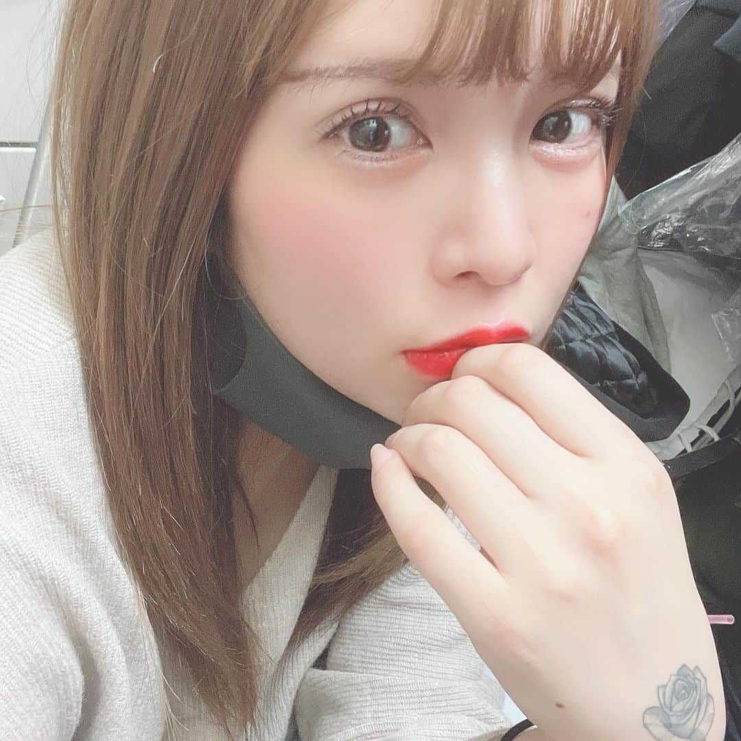 坂口杏里のインスタグラム：「ただ今  歌舞伎町2-10-4 朝キャバSUIさんにて 働いています！  これる方すぐのもー！」