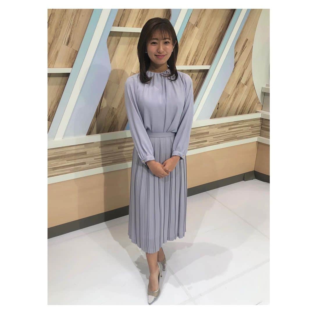 白戸ゆめのさんのインスタグラム写真 - (白戸ゆめのInstagram)「👗 . 今週も#ニュースパ に お付き合い頂きありがとうございます🥰 . 衣装は月〜水まで トップスとスカートともに @anysis_official さんからお借りしました✨ . 衣装の投稿については コメントの返信は控えさせてもらいます😿 ただ、いつも皆さんの応援は力になっています！ ありがとうございます💕 . #衣装 #女子アナ #女子アナコーデ #キャスター #アナウンサー #コーデ #全身コーデ #エニシス #anysis #靴大きくてかかと脱げてる🤣」4月8日 10時15分 - yumeno.s_