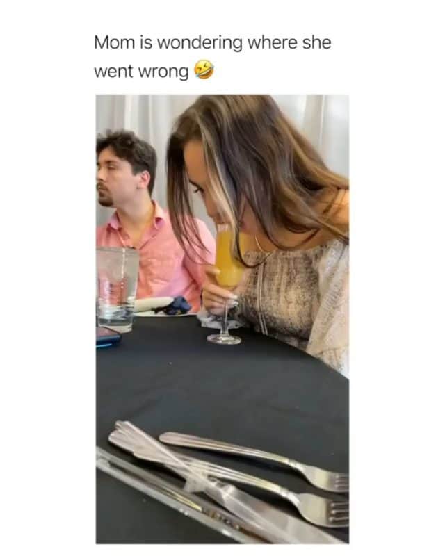 Funny Postsのインスタグラム：「••••••••••• 😂 The disappointment in her face 💬 Video by: @maggiieanne & @giannnaj 🎥 Double tap for more videos!」