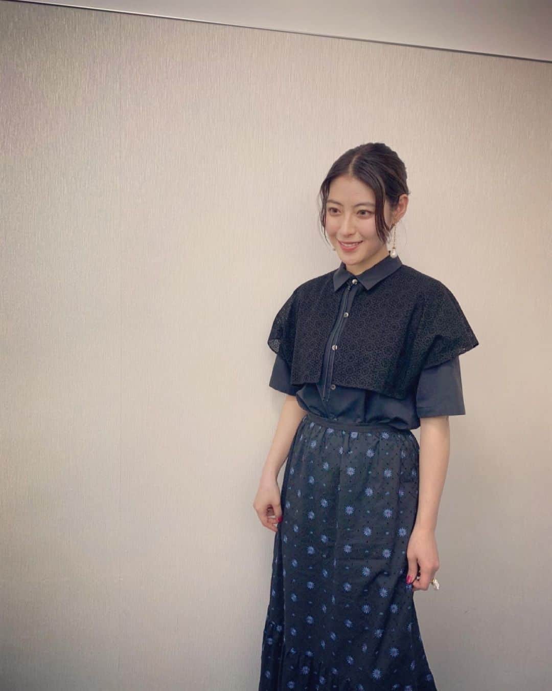 瀧本美織さんのインスタグラム写真 - (瀧本美織Instagram)「🖤 今日は、くりぃむしちゅーさんの「ハナタカ！優越館」に出演させていただきます。先輩方と、とても楽しかった〜！ぜひ☺︎  tops&skirt @lokitho_tokyo 💎 @ader_official   #日本人の3割しか知らないこと   #くりぃむしちゅー さん  #ハナタカ優越館」4月8日 10時52分 - mioritakimoto_official