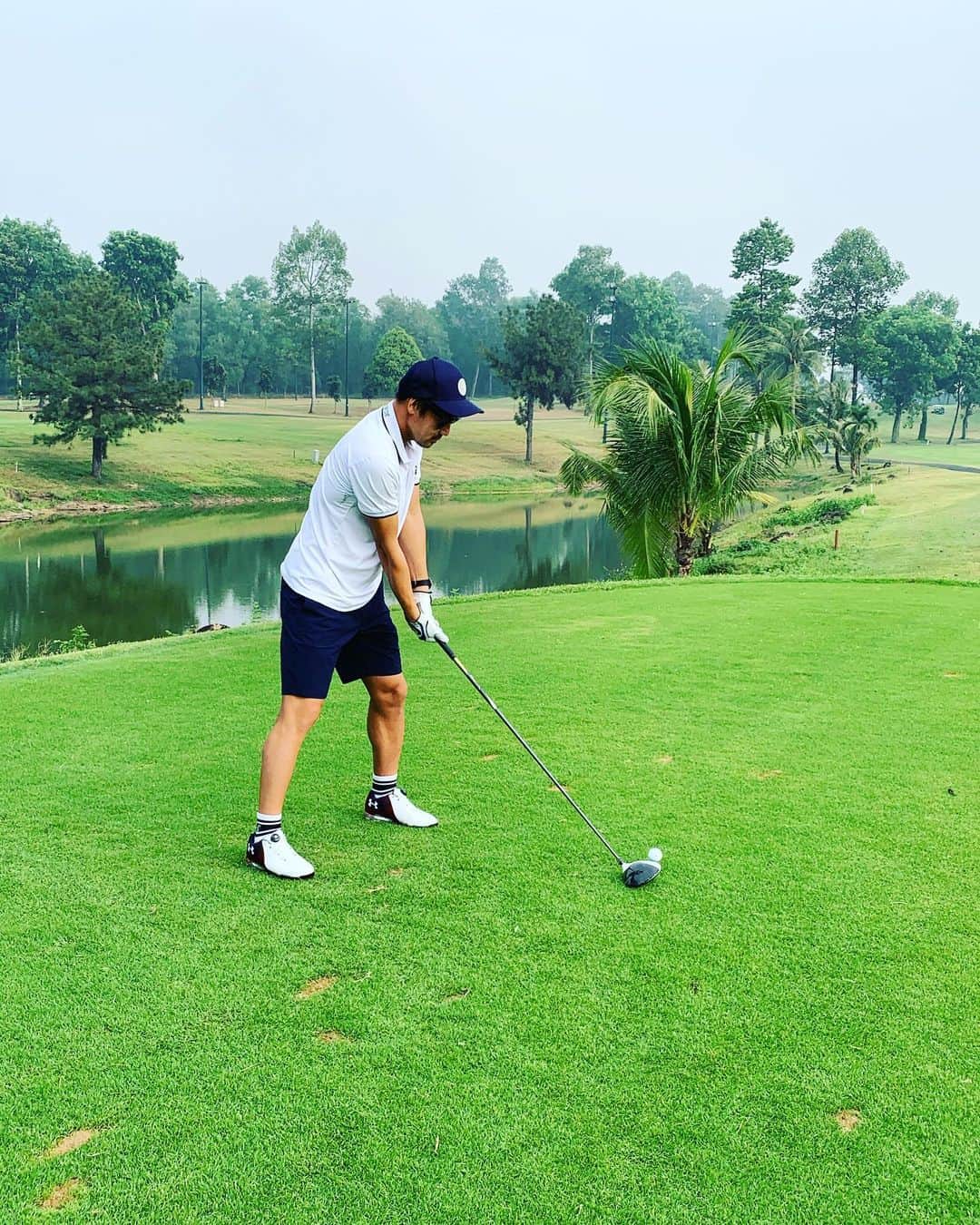 松井大輔さんのインスタグラム写真 - (松井大輔Instagram)「ドライバーショット。 真っ直ぐ飛んだのは数回だけ。  だいたいスライス  #golf  #vietnam  #hochiminh  #saigon #golfswing  #golfshot  #初心者 #初 #初ラウンド #ドライバー #ベトナム  #ゴルフ #style  #ゴルフスイング  #training #あるのみ」4月8日 20時29分 - matsuidaisuke_official