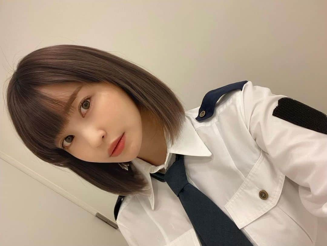 岸明日香さんのインスタグラム写真 - (岸明日香Instagram)「そういえば、ここ最近夏服だったので ネクタイ締めるのはseason1ぶりです🥰 #警視庁ゼロ係」4月8日 20時35分 - aspoo02