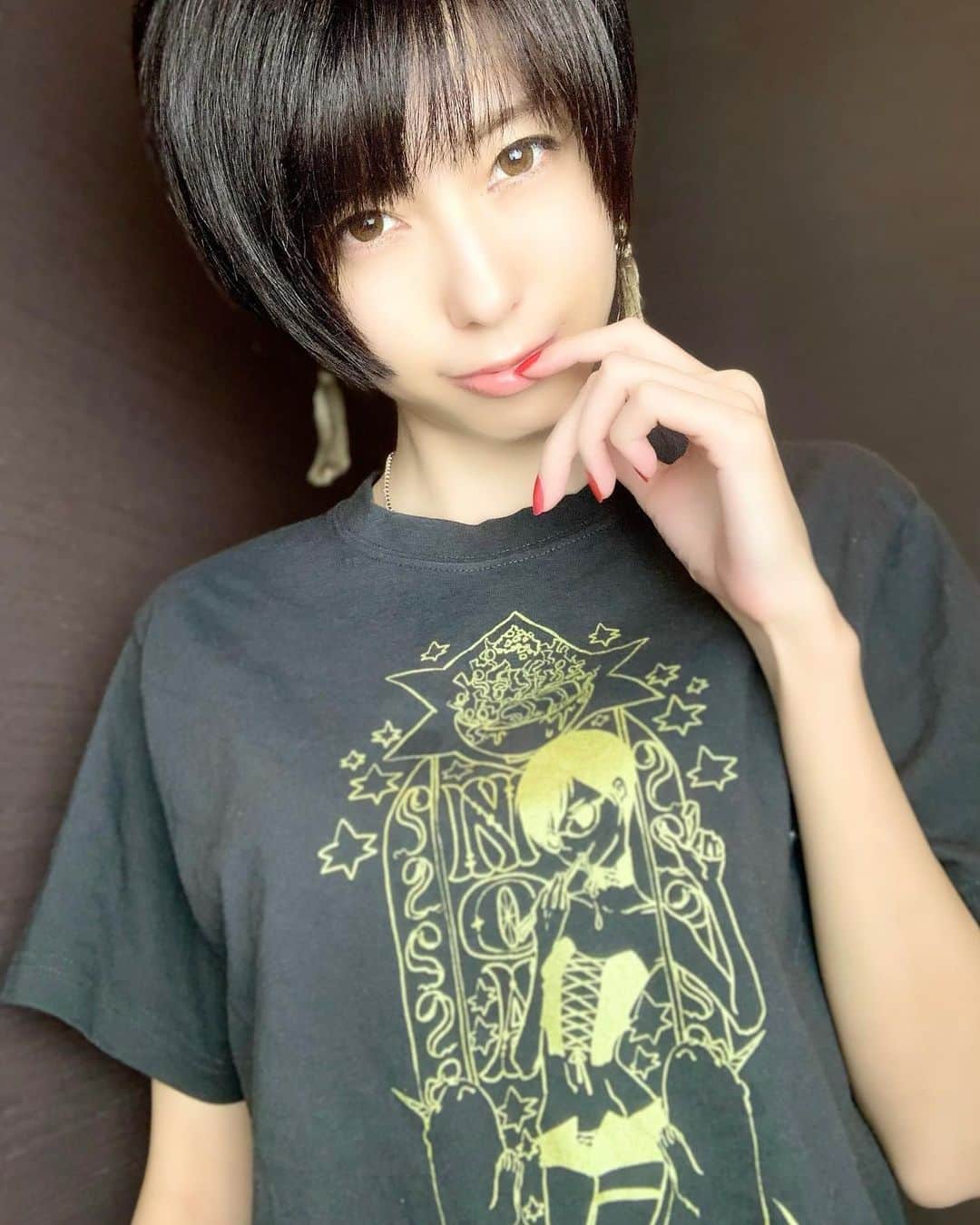 乃亜のインスタグラム：「I feel I want to kiss you❤︎ ・ ・ ・  #portrait #shotting #Japanesegir #followme #selfie #インスタグラビア #グラビア #被写体 #AV女優 #セクシー女優 #痴女優 #痴女 #乃亜 #ショートヘア  #黒髪ショート」