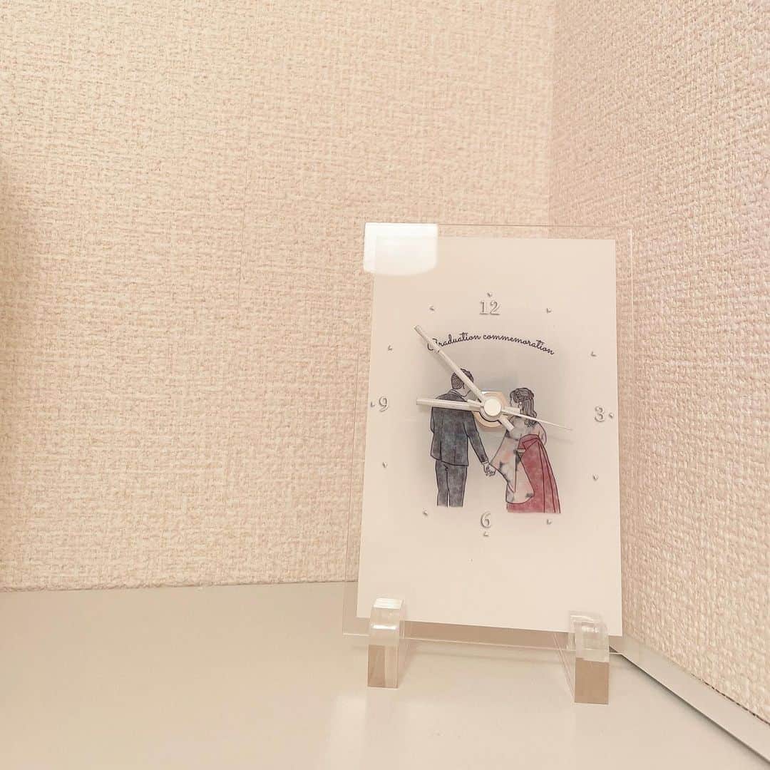 ましゅろ～さんのインスタグラム写真 - (ましゅろ～Instagram)「@a7_yan_design さんが描いてくださったイラストを時計にしてもらいました🕰 可愛い〜！！ イラストじゃなくて、写真でも作れるのでプレゼントにもいいなぁ🧸 @re__id」4月8日 21時13分 - photomasyuro