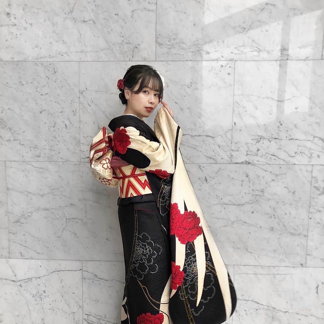 宇井真白のインスタグラム：「♥️ #振袖 #成人式 #前撮り #後撮り#一蔵」