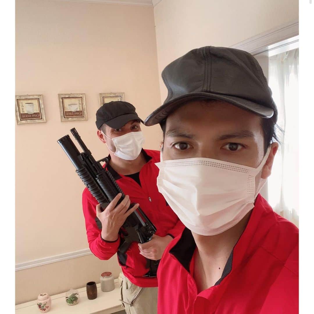 アレクサンダーのインスタグラム：「捕まってしまったから 次はもっと容赦なくいくよ‼️  #突破ファイル @paolojapan  @aiku_nuwachan」