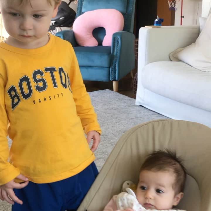 リアノン・ランゲラック（ミッチェル・ランゲラックの妻）のインスタグラム：「So so cute, big brother!!! 😘」