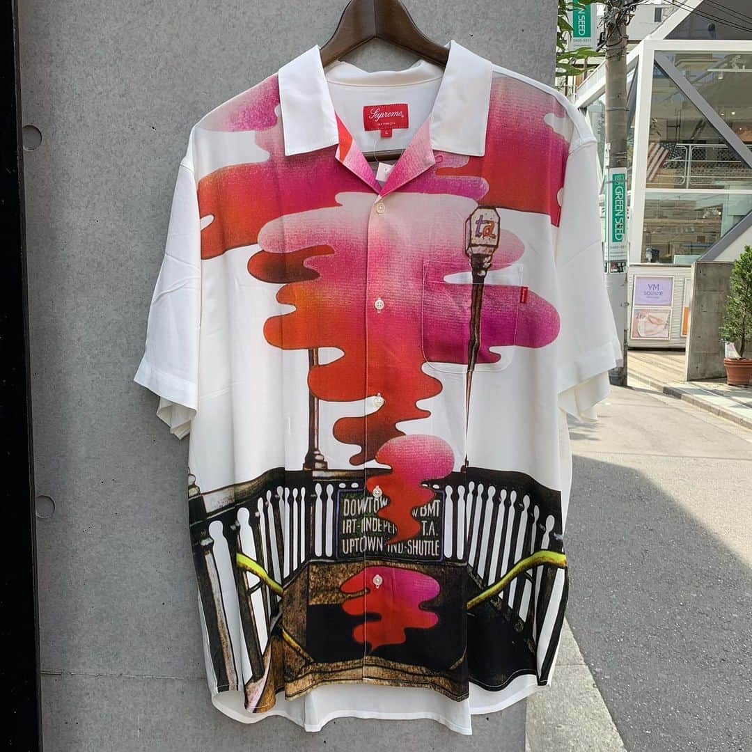 fools_judge_streetさんのインスタグラム写真 - (fools_judge_streetInstagram)「SUPREME  ×The Velvet Underground 19AW Rayon S/S Shirt  ※その他ご不明点は店頭または、 DMまでお問い合わせください。  如有任何疑问，请在instagram上留言。 欢迎浏览我们的网上商店以及光临我们在原宿的实体店。  For inquiries, please message us on instagram. Please confirm our online store. Thank you.  #supreme  #シュプリーム」4月8日 16時25分 - fools_judge_street