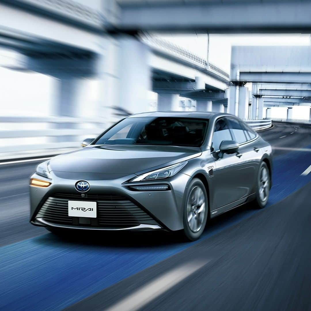 TOYOTAさんのインスタグラム写真 - (TOYOTAInstagram)「#MIRAIから高度運転支援標準搭載“Advanced Drive”が登場✨  高速道路や自動車専用道路の本線上の走行を支援するシステム「アドバンスト ドライブ」。トヨタの高度運転支援で、移動の自由と喜びをお客様に提供します。  詳しくは「MIRAI」で検索📱  #MIRAI #ミライ #アドバンストドライブ #TOYOTA #トヨタ」4月8日 18時00分 - toyota_jp