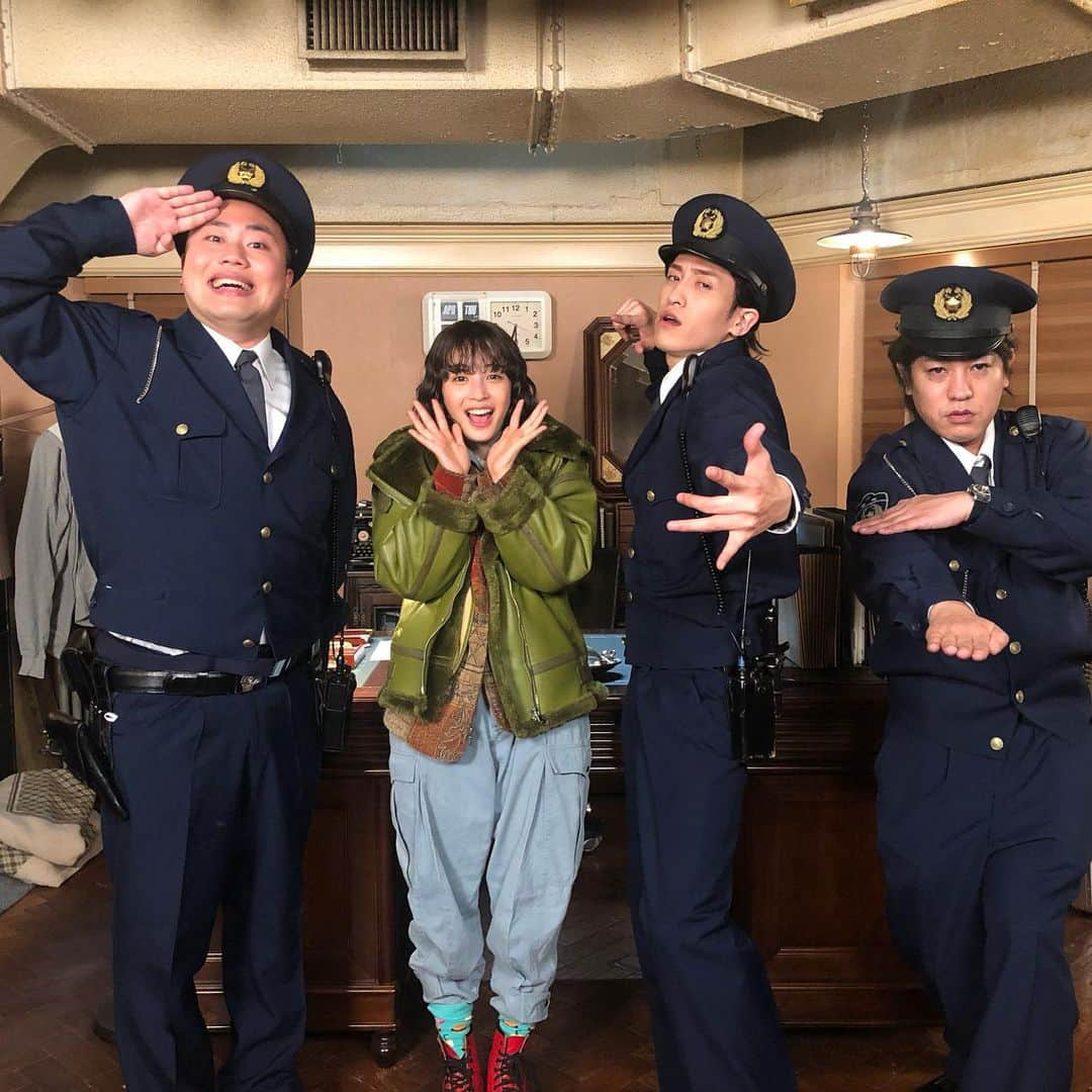 日本テレビ「THE突破ファイル」さんのインスタグラム写真 - (日本テレビ「THE突破ファイル」Instagram)「もう全員まるごと可愛い  #セットさえも可愛く感じる #あとちょっとで放送ちか #それではみなさんまた後ほど #お楽しみに  #突破ファイル  #突破ジャック  #ネメシス  #広瀬すず」4月8日 18時35分 - toppa_ntv_official