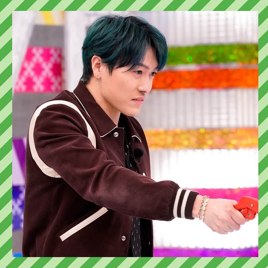 GENERATIONS高校TVのインスタグラム：「バラエティゲームで本気の対決🔥﻿ 裕太が白熱バトルで大暴れ👀❓﻿ ﻿ ソーシャル真剣白刃取り対決で﻿ 天然を見せたメンバーも🤣﻿ ﻿ ABEMAビデオでチェックしてね🎬﻿ ﻿ ＼ #GENE高リールチャレンジ🤳／﻿ 5年目突入記念🎉﻿ GENE高のリールフィルター完成！﻿ ﻿ まばたきでGENE犬がジャンプ🐶！﻿ みんなでゲームに挑戦して﻿ リールをUPしてみてね🏫✨﻿ ﻿ GENEが挑戦したリールは随時更新中☝️﻿ そちらも忘れずにチェック▶️﻿ ﻿ ✅プロフィールの右上にある﻿ 🔔マークをタップで通知をON！﻿ ﻿ 企画やプレゼントなど…色んな情報を﻿ 更新していくので、待っててね✨﻿ ﻿ GENE高公式Twitterも更新中🐤﻿ @gene_kou で検索🔍﻿ ﻿ -----------------------------------﻿ #gene高 #ジェネ高 #generations高校tv #gene #generations #ジェネ #ジェネレーションズ #generationsfromexiletribe #ldh﻿ #白濱亜嵐 #片寄涼太 #数原龍友 #小森隼﻿ #佐野玲於 #関口メンディー #中務裕太﻿ #ジェネ犬」