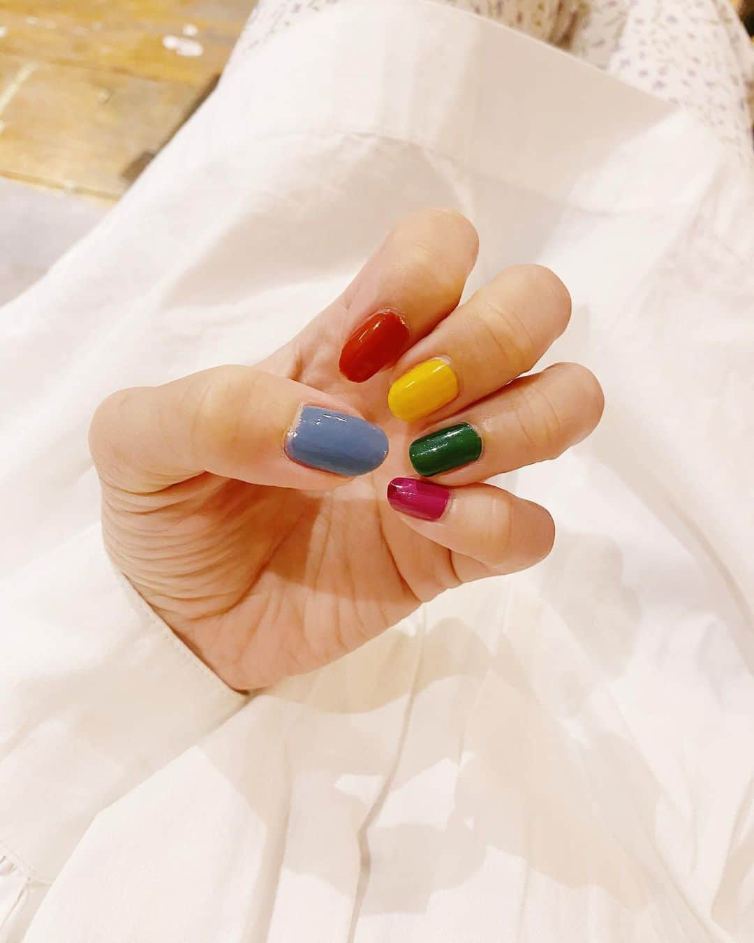 Ami さんのインスタグラム写真 - (Ami Instagram)「ブラックコーデにも ホワイトコーデにも 映える🌈💅」4月8日 19時32分 - ami_dream05