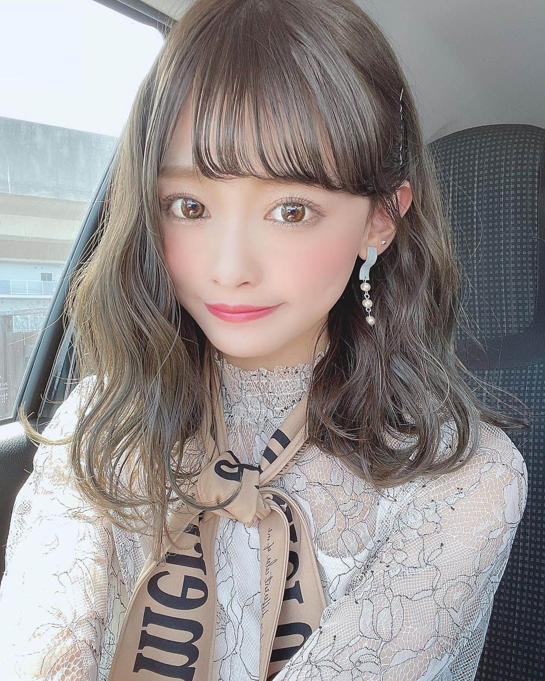 りなてぃさんのインスタグラム写真 - (りなてぃInstagram)「﻿ ﻿ ﻿ 来週発売のSPRING MATTE PIERCE ✿﻿ これはbluegray ✿﻿ ﻿ このピアス、チョーカーとの組み合わせが﻿ めちゃくちゃ可愛いの🥺🤍﻿ ﻿ それもまた載せよーっ！﻿ ﻿ ﻿ てか髪色いい感じ🥺﻿ ﻿ secret color〻パールグリーン﻿ 担当〻 @kasshi1018  ﻿ いつもTABOO.K行ってくれてるフォロワーさん、﻿ 本当に本当にありがとう、嬉しいです😭﻿ ﻿ merueとTABOO.Kでも﻿ 今後楽しい企画していくのでお楽しみに♥﻿ ﻿ そしてTABOO.Kのスカーフも残りわずかみたい😭🥺♥﻿ ﻿ ﻿ カラコン #ootd #outfit #coordinate #fashion﻿ #コスメ好き  #自まつ毛メイク #りなてぃー ﻿ #merue #メルエ #アクセサリー ﻿ ﻿ ﻿ いちご欲のあまり🍓﻿ またいちご食べに行こうとしてる。（行きすぎ）﻿ ﻿ ハマるとほんとそればっかな性格。←﻿ ﻿ ﻿ ﻿ ﻿」4月8日 19時34分 - rinatea_25