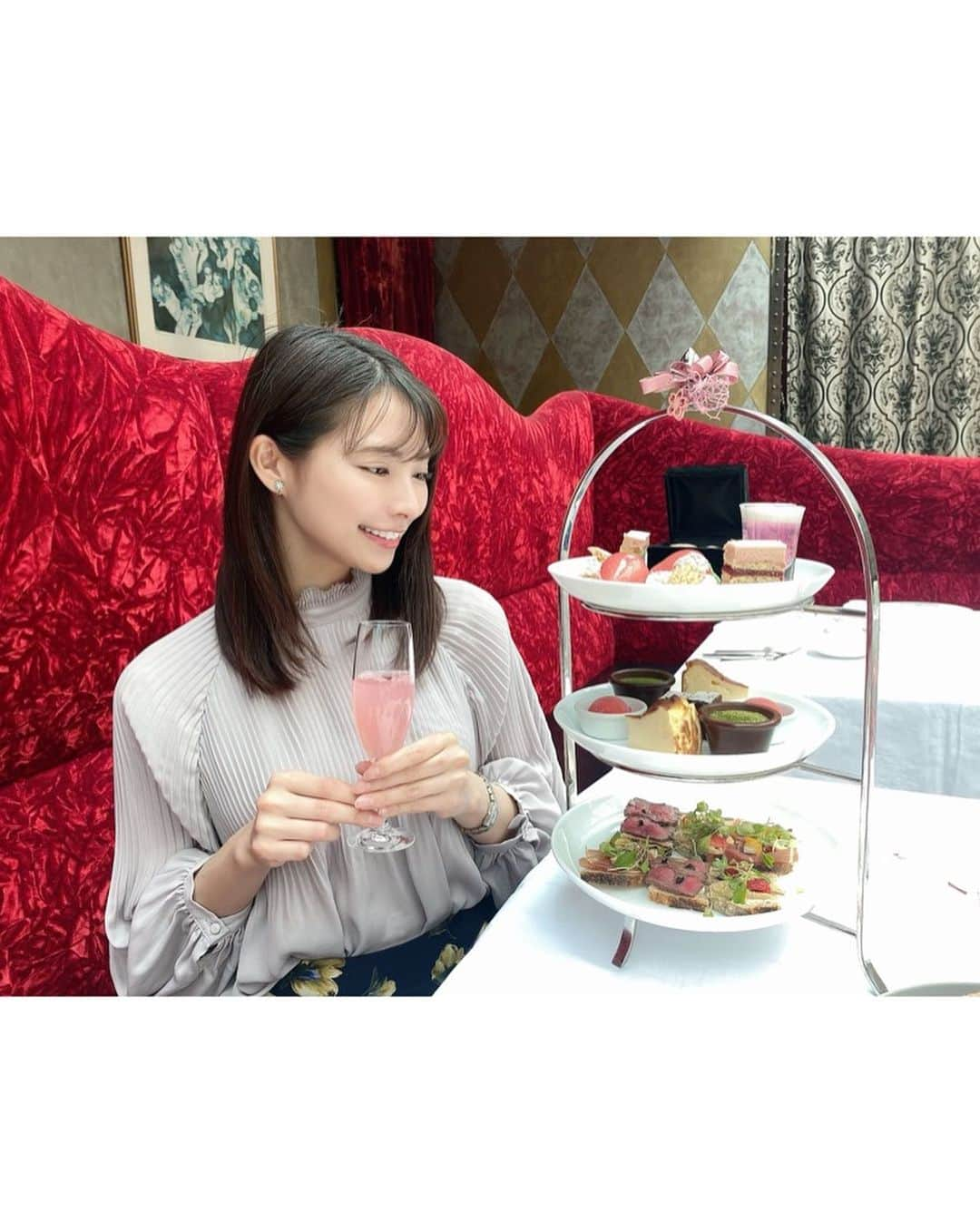 橘沙奈さんのインスタグラム写真 - (橘沙奈Instagram)「* 白金台にあるステラート🍽♪ 全部美味しかったんだけど、 特にここの名物のバスクチーズケーキが 美味しかった🍰💗 * * 店員さんも親切だし、広いから ソーシャルディスタンスもばっちり👌✨ * * * * * * * * * * * * * * * * * * * * * #ステラート #ステラート白金台 #アフタヌーンティー #苺アフタヌーンティー #桜アフタヌーンティー #スイーツ #バスクチーズケーキ #afternoontea #stellato #sweets #cake #🍓 #🌸 #🍰」4月8日 19時41分 - an.an.0706