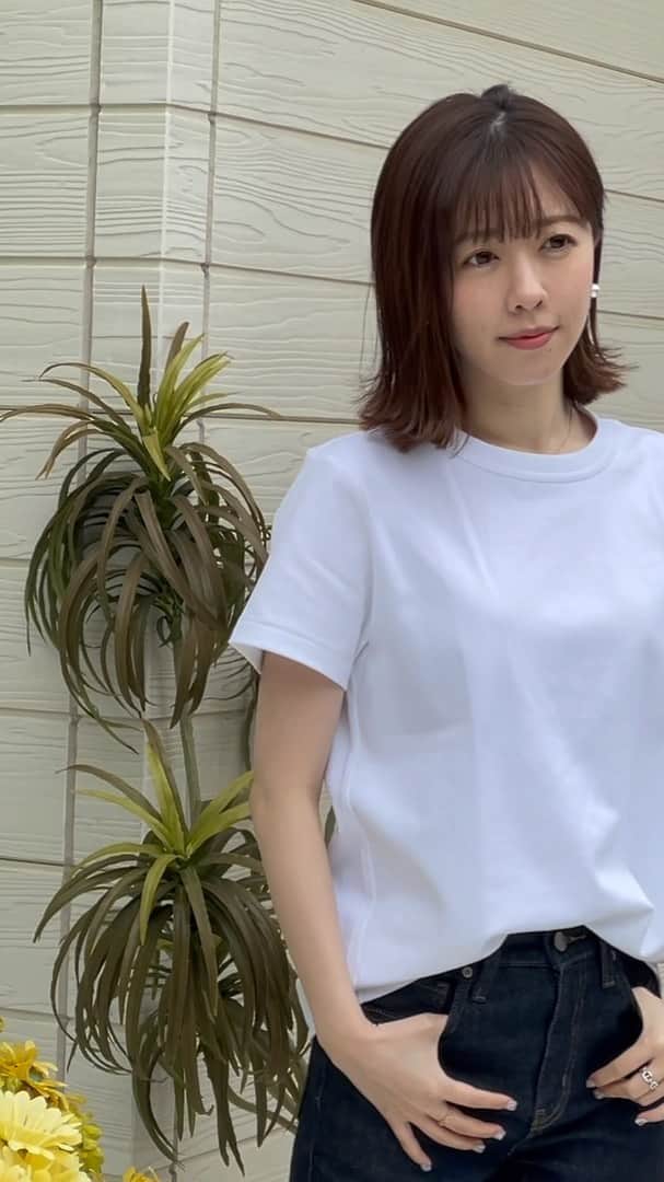 清水佐紀のインスタグラム：「.  M-line clubの会報を 須藤茉麻ちゃんと熊井友理奈ちゃんと 私の3人で、 表紙を飾らせてもらいました〜🌷  ファンの方には続々と届いているようですね♡  特集も組んでくださっているそうなので 私も早く読みたいなぁ〜!!!  撮影中のメイキングを スタッフさんが編集してくれました...🎥 2月上旬撮影だったので 外で半袖での撮影は気合いだった☁️笑  #ファンクラブ #会報 #メイキング映像」