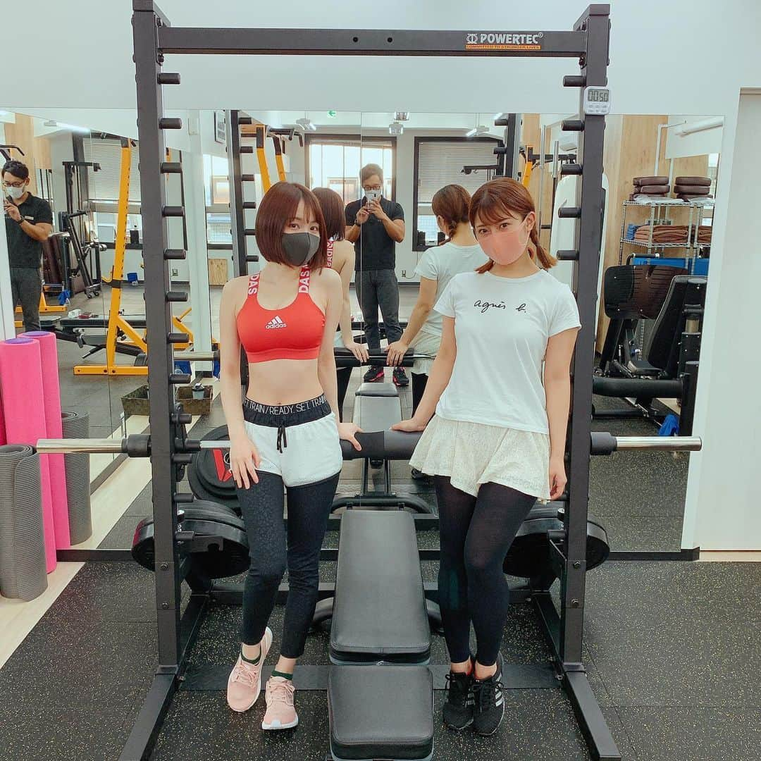 さくまみおさんのインスタグラム写真 - (さくまみおInstagram)「にな(@nina___fairy )とアスピ(@aspi_gym )してきました‪ᐠ( ᐛ )ᐟᐠ( ᐖ )ᐟ‬🎶  3月はバタバタしてて宅トレしか出来てなかったから、久々のパーソナル頑張ったー!!!  しかし私のポージングセンスの無さは壊滅的である。。。 にな発案ポーズ→2枚目 ワイ発案ポーズ→3枚目 …遊具で遊ぶ小学生やないかい( ಠ_ಠ)!!!  これが芸能事務所所属時代に胸はあってもグラビアは向かないと社長に言われた理由である(察し  #美ボディ研究部#部長#パーソナルトレーニング#パーソナルジム#ジム女子#筋トレ女子#ASPI#アスピ#アスピアンバサダー#翌日お尻が筋肉痛」4月8日 20時07分 - sakuma_mio