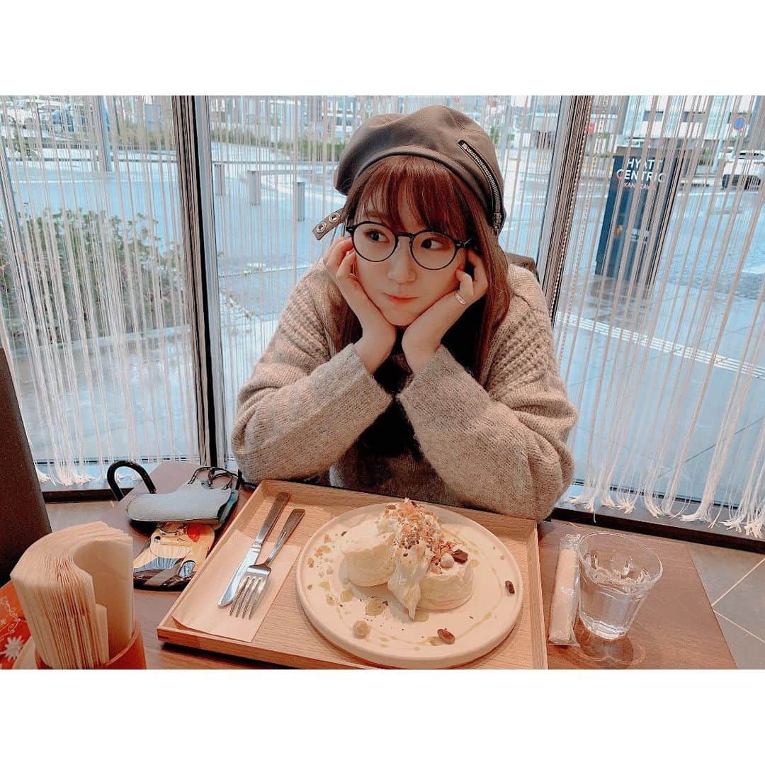 長谷川かすみのインスタグラム：「甘いものを前にするとテンション上がる😏💕 こちらもだいぶ前の📸」
