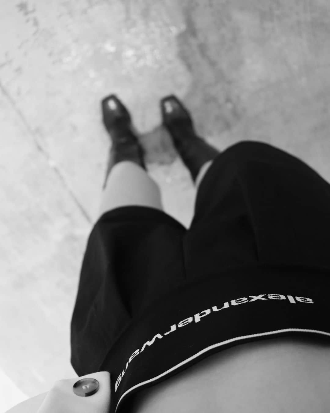 小原優花のインスタグラム：「GM☕️😎  @alexanderwangny   お腹すいたよ〜😋❣️w 今日も幸せな1日をお過ごしください☺︎♡」