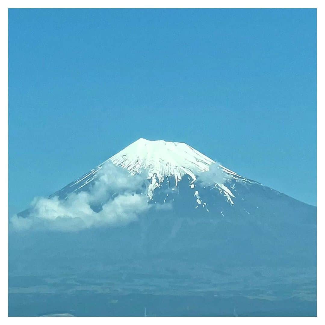 さだまさしさんのインスタグラム写真 - (さだまさしInstagram)「今日の富士山🗻 . #富士山 #さだまさし #sadamasashi」4月23日 12時05分 - sada_masashi
