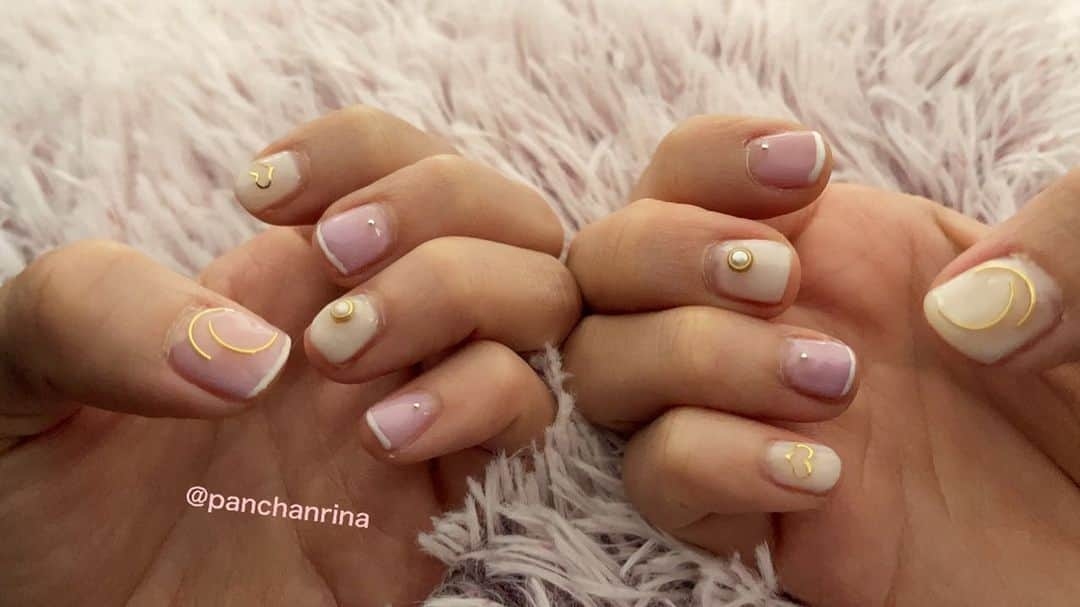 ぱんちゃん璃奈さんのインスタグラム写真 - (ぱんちゃん璃奈Instagram)「今回の殴る用ネイル完成っ💅✨❤︎ 今回はシンプルめにしてみた☺️❤︎ 何事も成長しますね...だいぶ綺麗に塗れるようになってきた😤💕 足は夜しよっと♪  #ぱんちゃんネイル #bynaillabo #セルフネイル #セルフネイル初心者 #ジェルネイル　#ちんちくりんネイル　#ネイルアート　#シンプルネイル　#勝負ネイル」4月23日 12時59分 - panchanrina