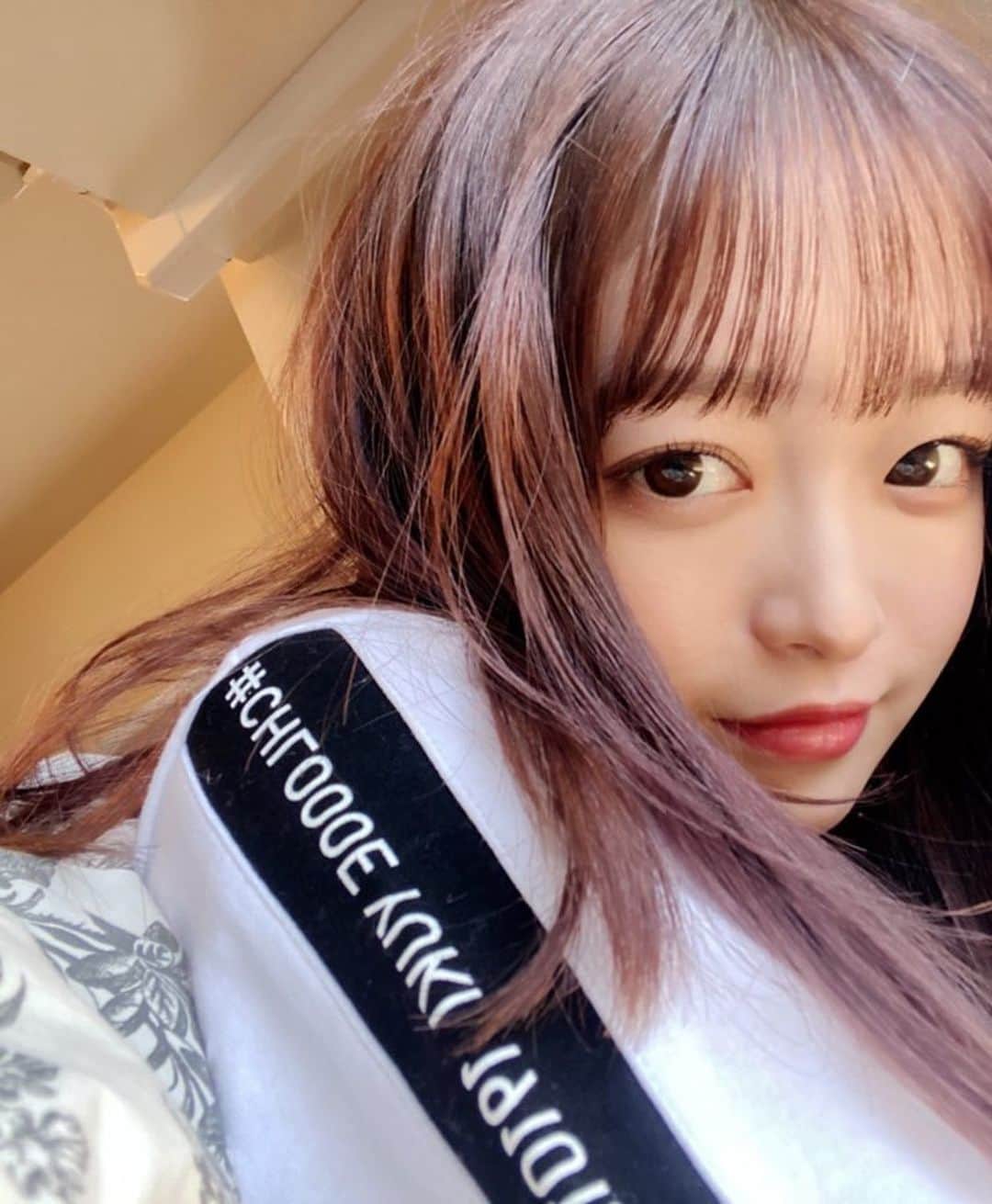 優希クロエのインスタグラム：「ロゴT沢山着てねー🖤」