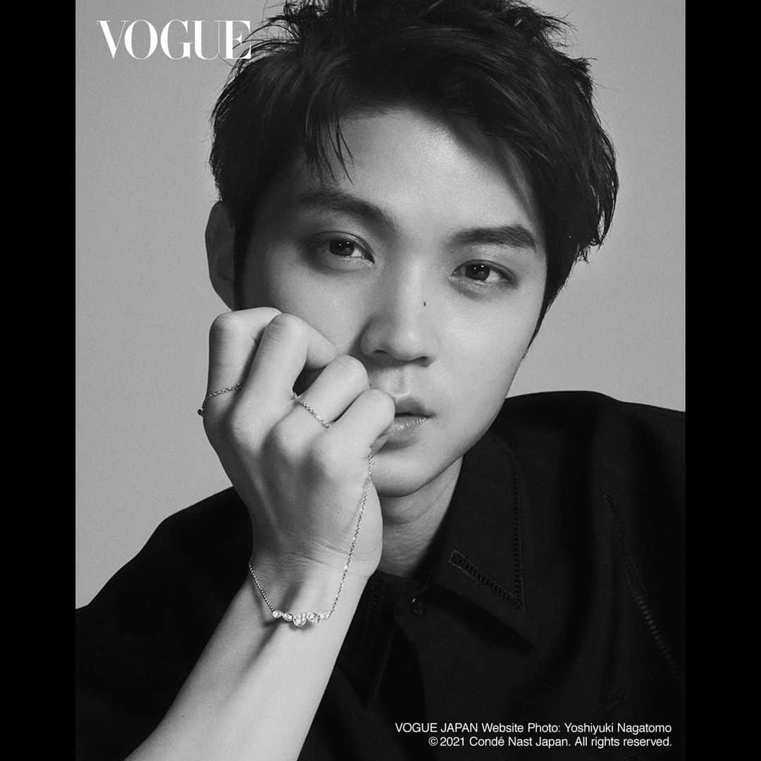 磯村勇斗のインスタグラム：「.  VOGUE JAPAN WEBSITE  ショーメ 「ジョゼフィーヌ」コレクション  @chaumetofficial　 #chaumet @voguejapan  #PR」