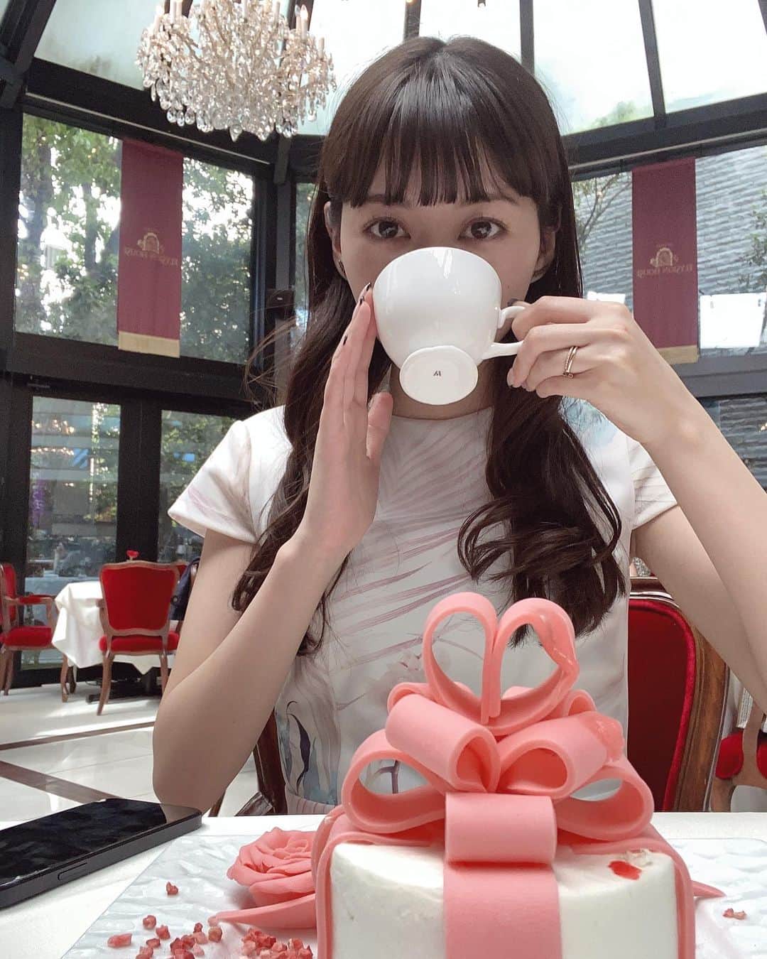 日達舞さんのインスタグラム写真 - (日達舞Instagram)「. 21になりました🎂  #青山カフェ #誕生日プレート」4月23日 14時07分 - creamy_maii