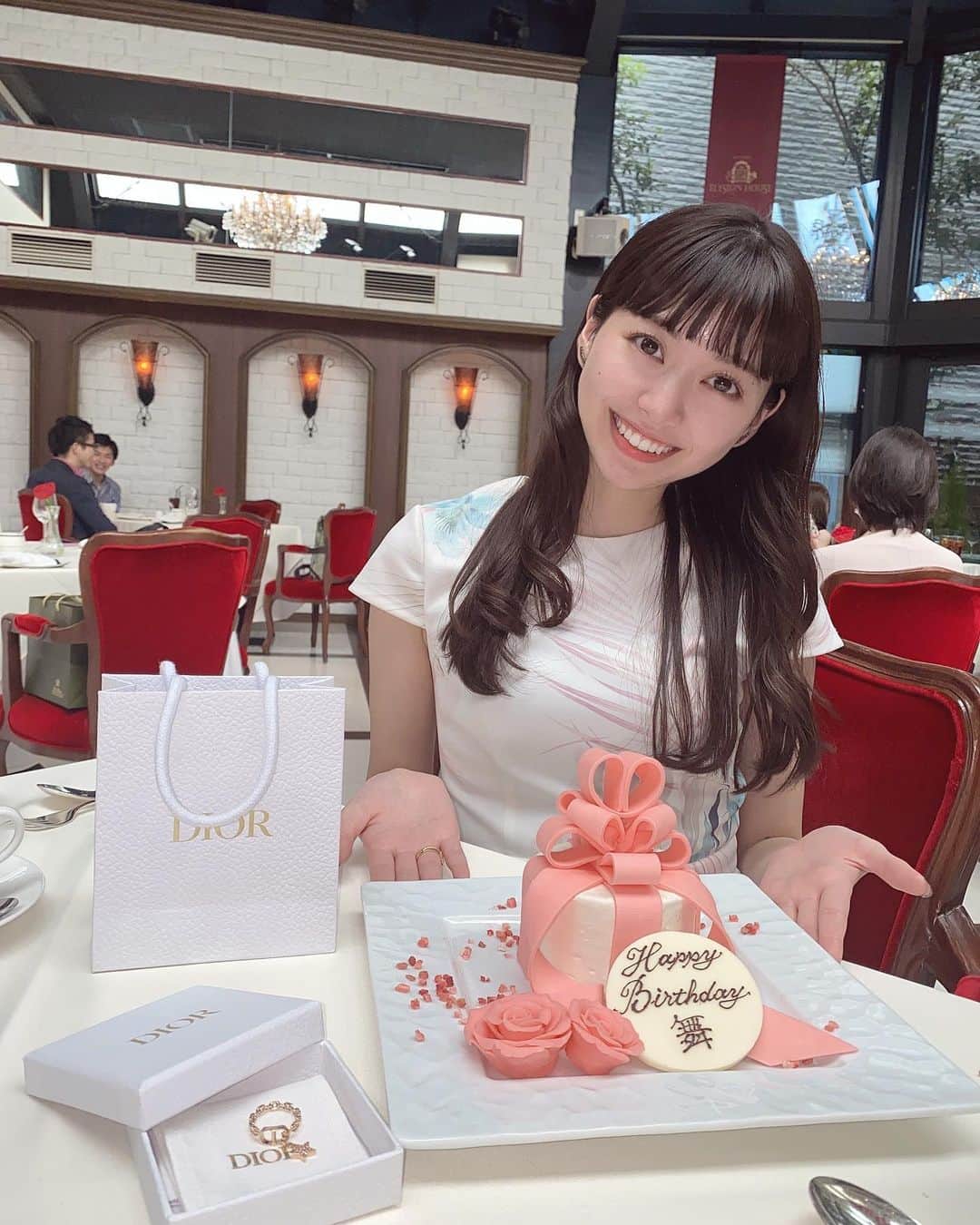 日達舞さんのインスタグラム写真 - (日達舞Instagram)「. 21になりました🎂  #青山カフェ #誕生日プレート」4月23日 14時07分 - creamy_maii
