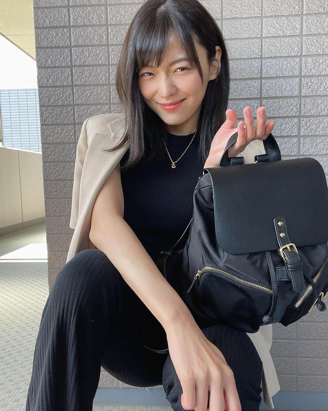 伊藤しほ乃のインスタグラム：「@gastonluga   今日のバックもガストンルーガですっ♪   もうすぐGWだけど今年もステイホームですね、、、😭 でも連休はオンラインで楽しくお買い物だ🥰とゆうことで、『GW豪華スペシャルキャンペーン』があるみたいです👏↓↓  5月14日まで、バックパックお買い上げで期間限定なんとっ！！！クリアポーチと特製ショッパートートを2点無料プレゼントだって🎁🥺  かわいいいいい♡(３、４枚目参照) . .  15％割引クーポンコード【shihono15】  この機会にゲットしてね☺️  #GastonLuga #ガストンルーガ #リュックサック#バックパック # ビーガンレザー  http://gastonluga.com  送料無料　＆返品交換返送料無料　安心の国内配送」