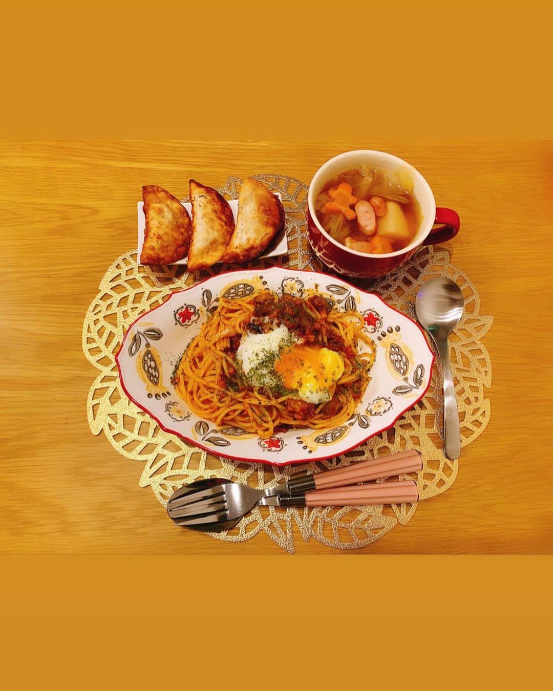 間宮梨花のインスタグラム：「#りかちゅう飯  #旦那ご飯 #夜ご飯 #お家ご飯 #献立 #ボロネーゼ #パスタ #スパゲティ」