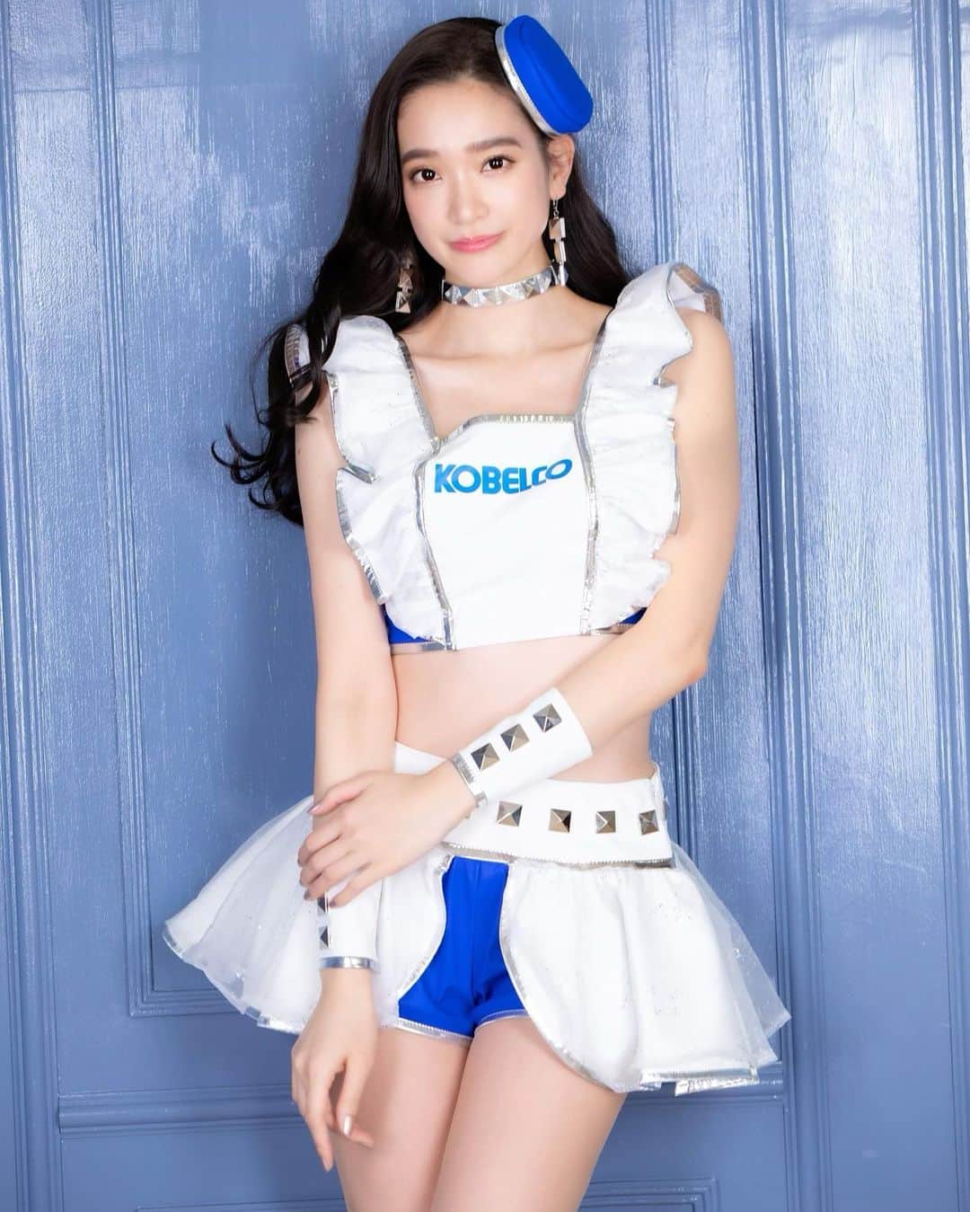 太田麻美のインスタグラム：「今週末はSUPER GT 2021 開幕戦 🏁 GTもいよいよ開幕しますね✨ 昨年、コスチュームグランプリを受賞したSARDの今シーズンのコスチュームもお楽しみに🏆🥇  私達と一緒に 39号車DENSO KOBELCO SARD GR Supraに 熱い！熱い！応援を是非、是非、是非、宜しくお願いします💙❤️🤍  #supergt #supergt2021 #gt500 #racequeen #rq #sard #kobelco #kobelcogirls #costume #スーパーgt #開幕戦 #岡山国際サーキット #サード #コベルコ #コベルコガールズ #コスチューム #グランプリ #レースクイーン #サーキット #よしよしよしご安全に」