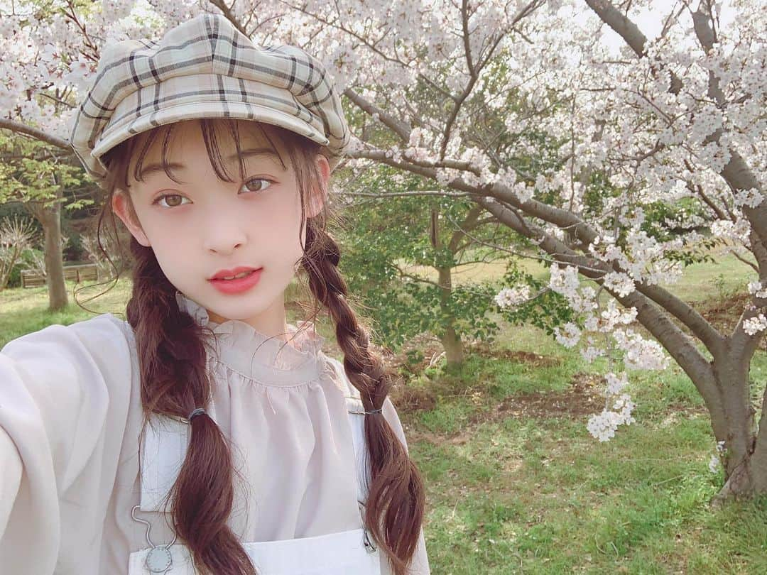 乃江咲綾さんのインスタグラム写真 - (乃江咲綾Instagram)「今日から6年生🌸✨✨ 小学校生活最後の1年。 楽しむよ〜〜💕😊  #新6年生#乃江咲綾」4月8日 22時34分 - saaya_saaya0906