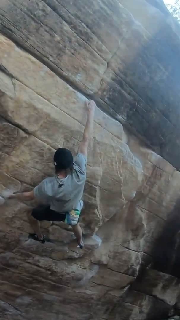 ダニエル・ウッズのインスタグラム：「Bonus track after the main event  After sending ROTSW I checked out this left entrance into Wet Dream that @nikolaimilburn put up. Line was a str8 marathon. Amazing flow on this one.   @organicclimbing」