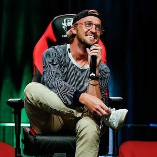 トム・フェルトンのインスタグラム：「Montreal Comic Con .... miss seeing all of your lovely faces x  #tbt」