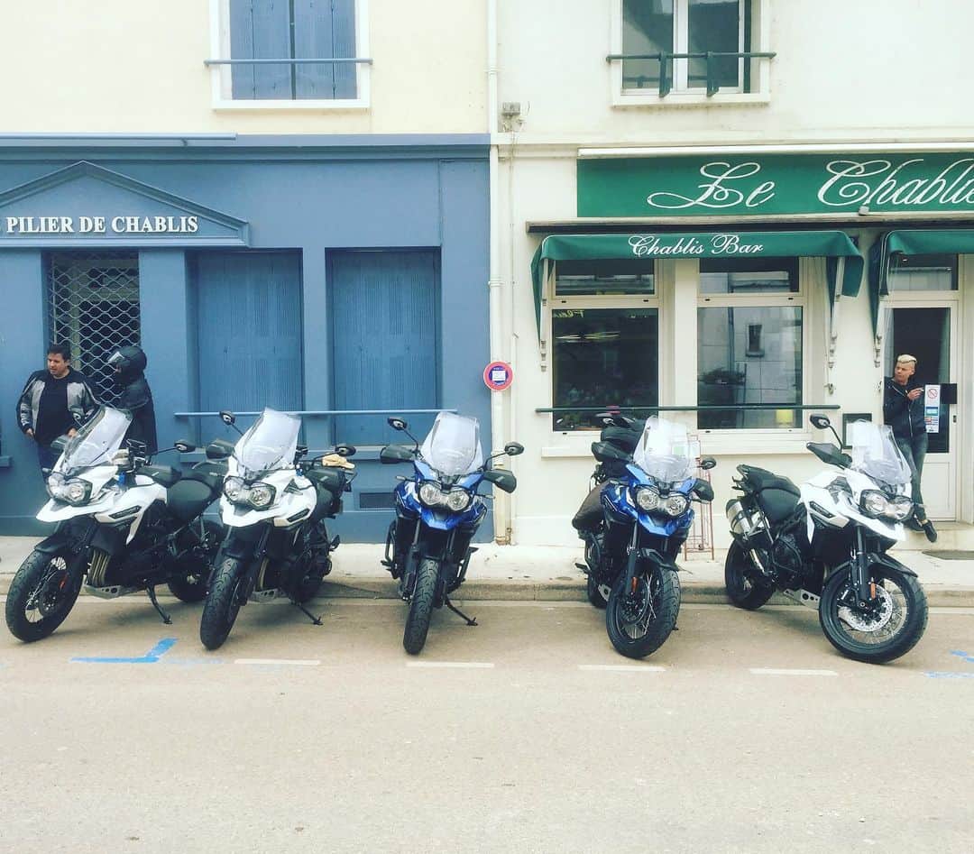 エリック・クリスチャン・オルセンのインスタグラム：「When you think about the pandemic being over where do you picture yourself traveling? Anyplace in the world. Name and celebrate it in the comment section. #letsgo!」