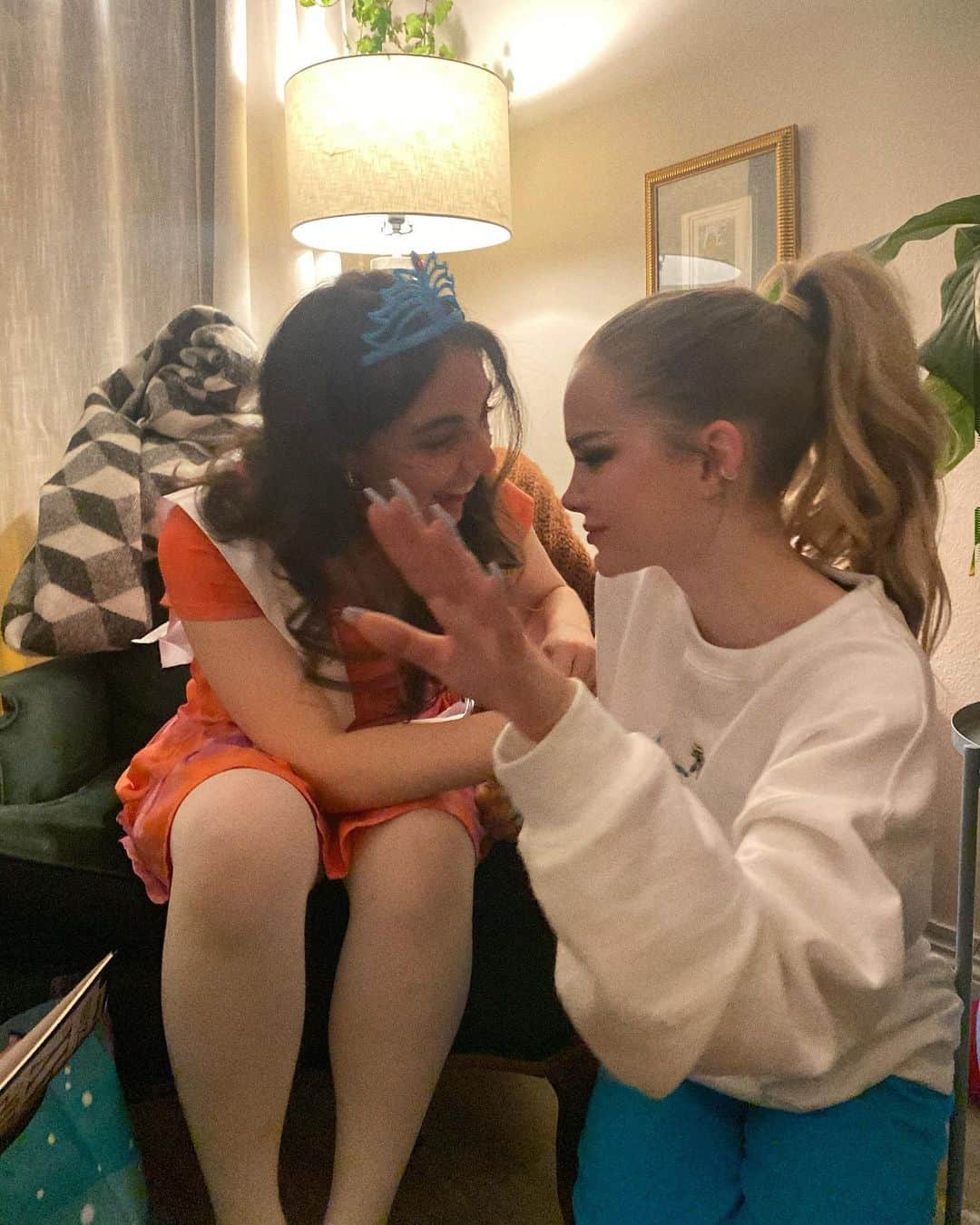 ダヴ・キャメロンさんのインスタグラム写真 - (ダヴ・キャメロンInstagram)「it’s my best friends birthday week and she’s 1/2 the world away on her big grand adventure. here are some photos of me ugly crying on her a few weeks ago at a party full of people for a full 30 minutes telling her i would die for her. Veronica, you are my most cherished. you are the highest example of what a human being can hope to be. you are my world. i can’t believe it’s you. i can’t believe we found each other so young. i am so lucky, as is the fucking world. happy birthday, baby. see you so soon.」4月9日 10時44分 - dovecameron