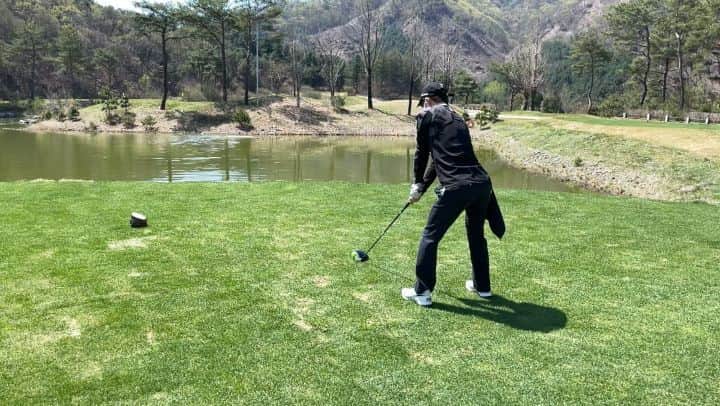 パク・ソングァンのインスタグラム：「## 역시 전문가가 잘찍네  고마워요 황감독 ㅋㅋㅋ  박감독(나)도 잘찍음 ㅋㅋ   스코어는 집어쳐 그게 먼듸⁉️  #날씨좋다☀️」