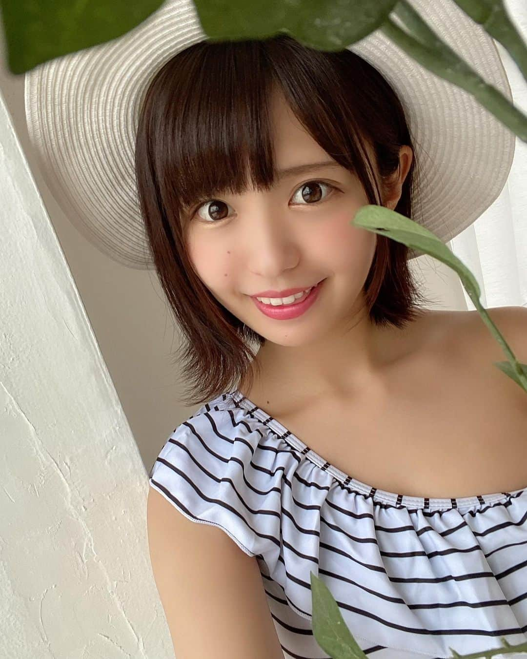 朝倉ゆりのインスタグラム：「4部で着た水着👙✨ 私服っぽい☀️新しい感じ🌱 なんかリゾート地？に行けそうじゃない？ 瞳に帽子借りました👒 ． ． #サマプチ #撮影会 #オフショット #朝倉ゆり #グラビア #グラビアアイドル #アイドル #cute #ちょうどeカップ #model #idol #gravure #그라비아 #아이돌 #모델 #扎心了 #예뻐요 #可愛 #晚上好 #早上好 #インスタグラビア #求关注 #エラバレシ #cosplay」