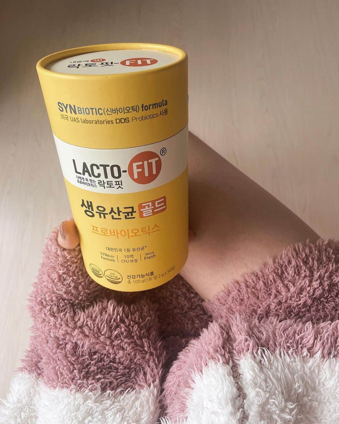 永島あゆみのインスタグラム：「🐻🤎 LACTO-FIT #생유산균   腸から整えるということで始めたやつ！ 最近肌荒れが酷かったのもあって 腸内環境から綺麗に整えばお肌はもちろん、 あと便秘な方にも凄くいいみたい👌 水無しで飲めるし、ハイチュウのぶどう味 みたいで甘くて凄く飲みやすい！  乳酸菌いっぱいで効果出るのが楽しみ💗 ・ #lactofit  #생유산균 #オリーブヤング #한국  #乳酸菌 #乳酸菌サプリ  #美肌 #腸内環境  #女優 #オスカープロモーション  #宝塚歌劇団  #永島あゆみ」