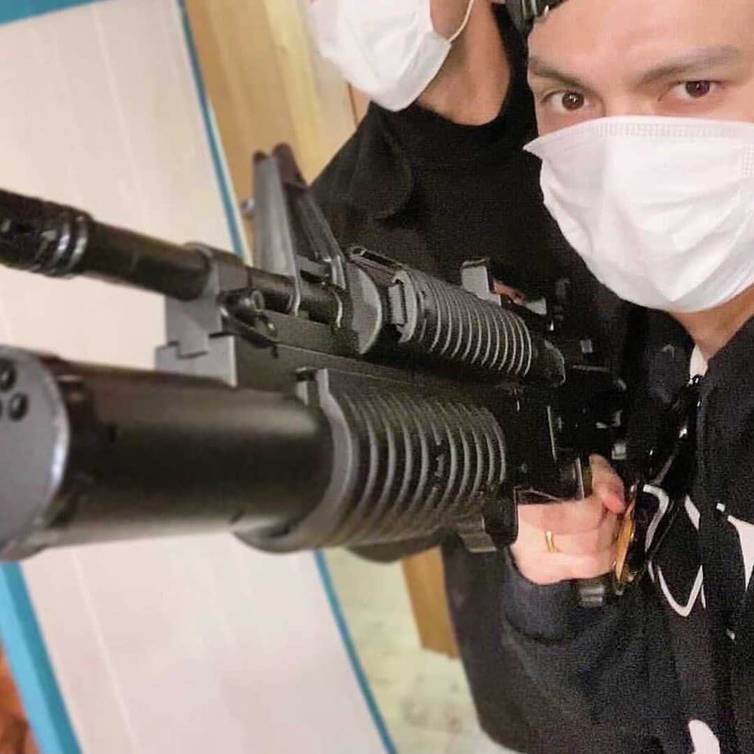 アレクサンダーのインスタグラム：「また悪役やりたい🦹‍♂️🦹‍♂️🦹‍♂️ アレクちゃんは悪いこだぞ❤️  #アカデミー賞 #最有力候補」