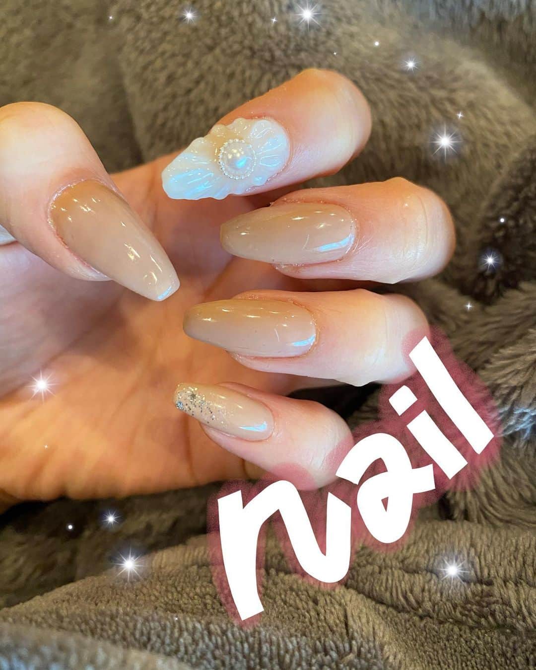 のインスタグラム：「・ 春っぽいネイルに変えてきたよ〜🌸 ・ 前回２本折れちゃって本当に申し訳なかった🥲 地元のネイル帰ってるんだけど 本当に話楽しくて月1回の楽しみで仕方ない🥺♡♡ ・ #サロンモデル#ヘアーアレンジ#ヘアースタイル#名古屋#ビジョビ#instagood#followme#photooftheday#fashion#selfie#style#makeup#hair#model#ootd#look#nagoya#swag#좋아요#좋아요그램#일상#데일리#팔로우#패션#셀카#셀피#얼스타그램#메이크업#오오티디#데일리룩」