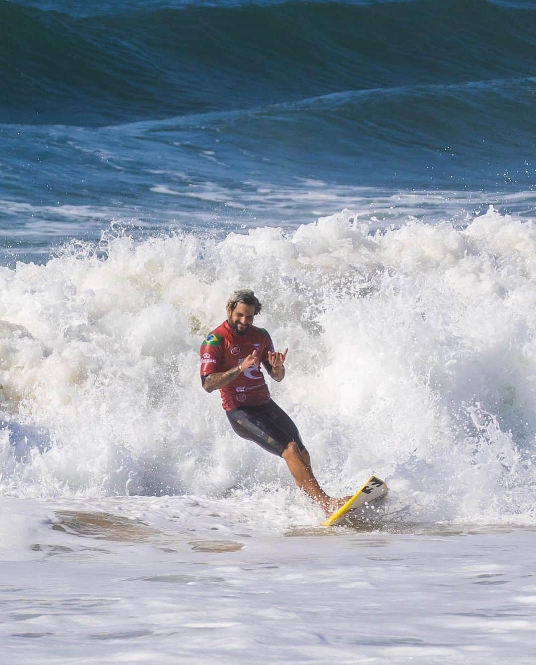 イタロ・フェレイラさんのインスタグラム写真 - (イタロ・フェレイラInstagram)「Let’s go!!! Finals day tomorrow 💛🔥✨ #fésempre  #surf (📸 @if15sports )」4月9日 18時07分 - italoferreira